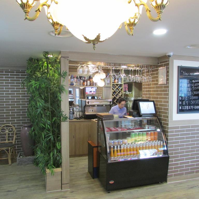J Hotel Уланбатар Екстериор снимка