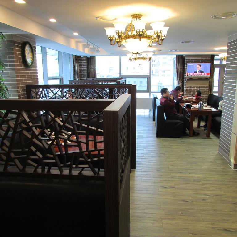 J Hotel Уланбатар Екстериор снимка